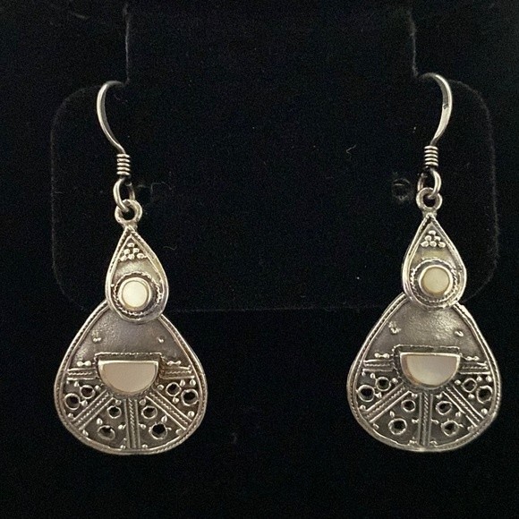 Vintage Sterling Silver Mother of Pearl Dangle Earrings - Picture 1 of 6
